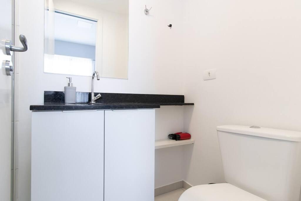 Apartamento No Coracao De Curitiba, Ao Lado Do Shopping *